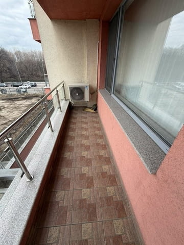 Тристаен апартамент Две спални две бани и тоалетни и две тераси - снимка 11