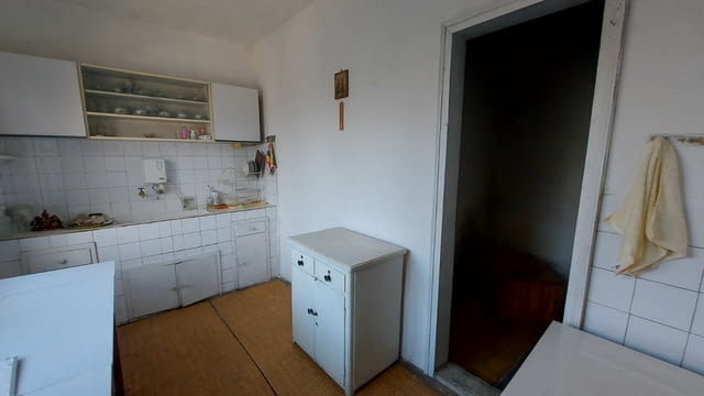 Етаж от къща в кв.Училищни, гр.Хасково 2-етажна, Тухла, 105 м2 - град Хасково | Къщи / Вили - снимка 2