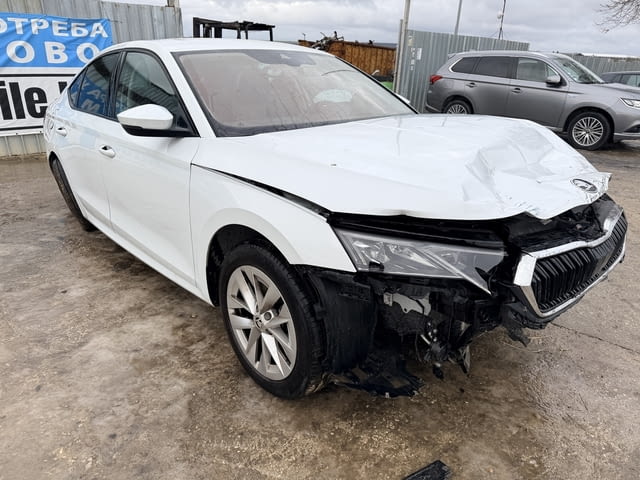 Skoda Octavia 1.5TSI, двигател DXDB/DXDE, ск. кутия автоматик WGS, 150 кс., 15000 км., 2025 г., евро - снимка 3