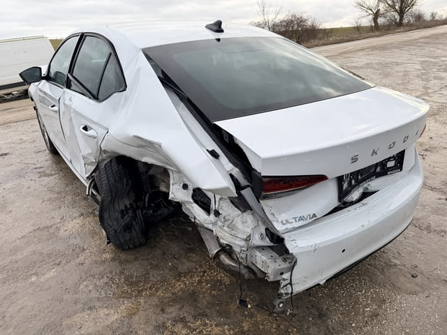 Skoda Octavia 1.5TSI, двигател DXDB/DXDE, ск. кутия автоматик WGS, 150 кс., 15000 км., 2025 г., евро - снимка 6