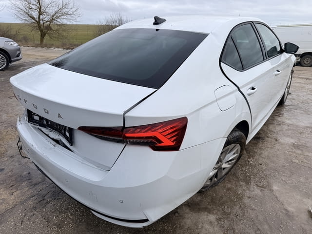 Skoda Octavia 1.5TSI, двигател DXDB/DXDE, ск. кутия автоматик WGS, 150 кс., 15000 км., 2025 г., евро - снимка 8