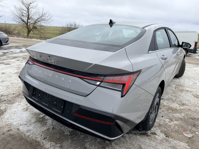 Hyundai Elantra 7, 1.6 MPI двигател G4FM, 123 кс., автоматик, 24000 км., 2024 г., Хюндай Елантра 7, - снимка 5