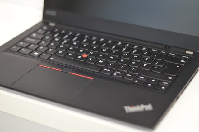 Lenovo ThinkPad T490 – 14" Full HD IPS / i5-8265U / 16GB DDR4 / 512GB NVMe SSD / 4G LTE / 12 месеца - снимка 3