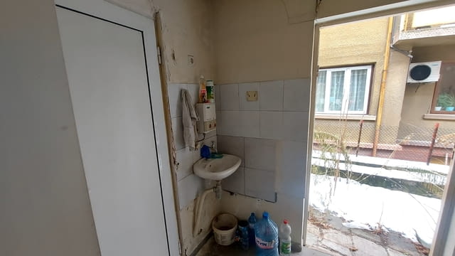 Къща в широк център на град Хасково Тухла, 142 м2 - град Хасково | Къщи / Вили - снимка 10