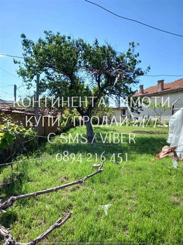 Код 63147. Едноетажна тухлена къща 60м2 с голям двор 2100м2. Към къщата има и допълнителна сграда. И - снимка 5