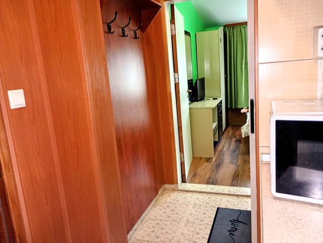 Свободна Стая за нощувки с кухненски кът – отделен вход, баня/WC, климатик, тераса, TV, free WI-Fi - снимка 4