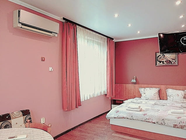 Квартири и Стаи за нощувки близо до Болница Света Марина, Света Петка, Майчин дом - снимка 12