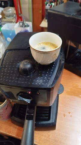 Кафемашина Delonghi EC-150 експресо с крема цедка, city of Sofia | Espresso Machines - снимка 1