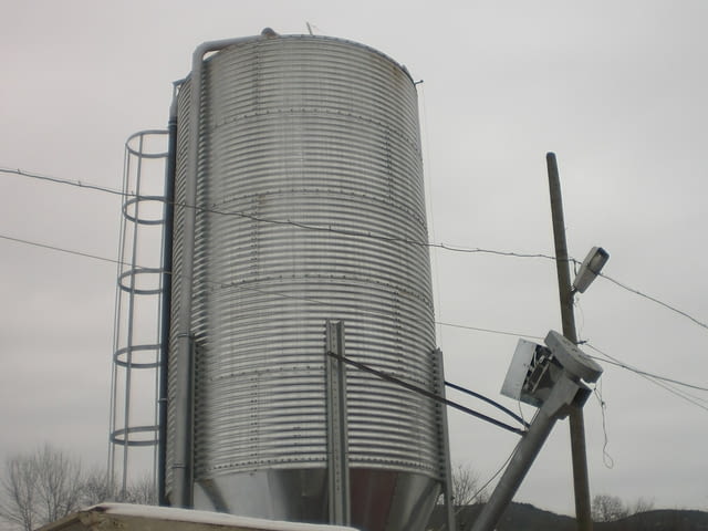 Фуражни силози за животновъдни ферми, град Стара Загора | Оборудване / Съоръжения - снимка 1