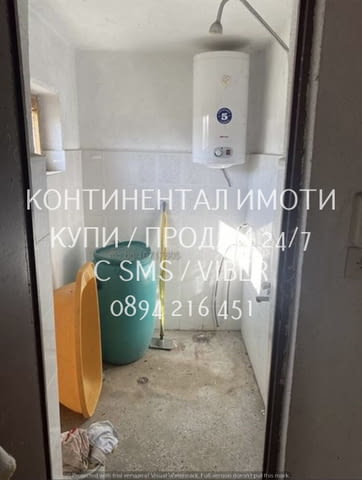 Код 63151. Двуетажна тухлена къща 70м2 с двор 450м2. Всеки етаж е с площ от 34м2, разпределен удобн - снимка 4