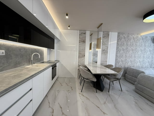 Тристаен апартамент в кв. Остромила 96 кв.м. 3-стаен, 95 м2, Тухла - град Пловдив | Апартаменти - снимка 3