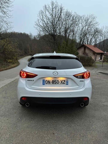 Mazda 3 2.2d Skyactiv 150к.с. BOSE Дизел, Ръчна, Хечбек - град Троян | Автомобили / Джипове - снимка 5