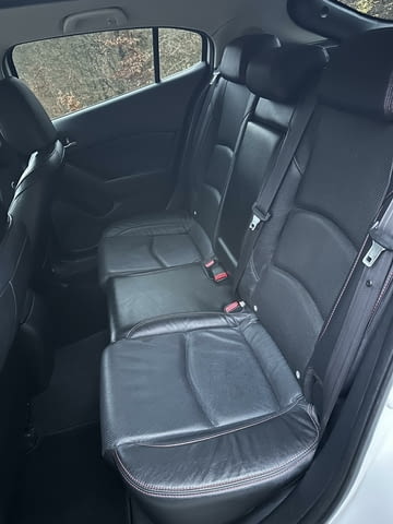 Mazda 3 2.2d Skyactiv 150к.с. BOSE Дизел, Ръчна, Хечбек - град Троян | Автомобили / Джипове - снимка 11