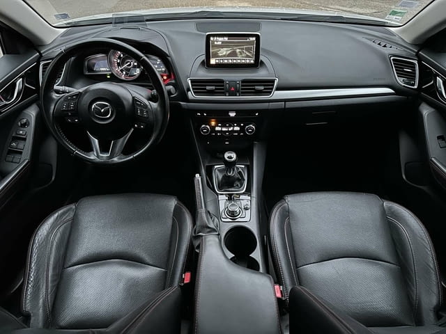 Mazda 3 2.2d Skyactiv 150к.с. BOSE Дизел, Ръчна, Хечбек - град Троян | Автомобили / Джипове - снимка 8