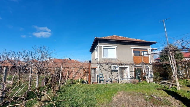 Двуетажна къща в с. Стамболово, обл. Хасково, village Stambolovo | Houses & Villas - снимка 2