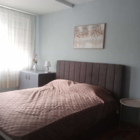 Давам под наем НОВОобзаведен двустаен в нова кооперация с асансьор в центъра на гр.Пловдив до ВОЕННА - снимка 3