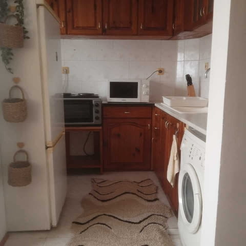 Давам под наем НОВОобзаведен двустаен в нова кооперация с асансьор в центъра на гр.Пловдив до ВОЕННА - снимка 8