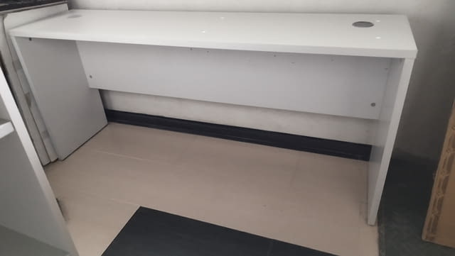 Бюро - офис маса 160/40/72см светло сиво - city of Sofia | Desks - снимка 11