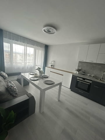 Продавам двустаен апартамент в гр. Перник кв. Изток, град Перник | Апартаменти - снимка 1