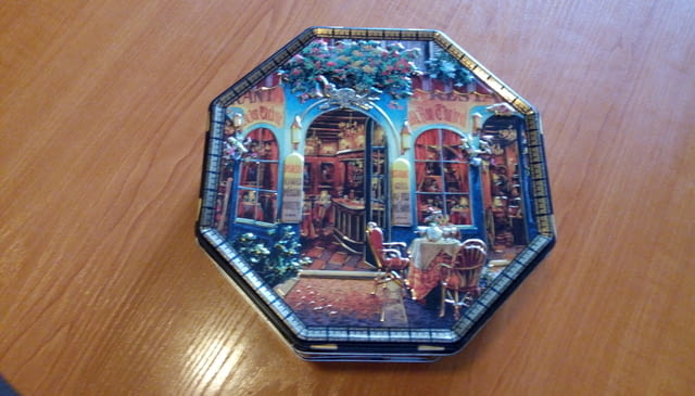 Метална кутия за бисквити и шокола с картини на Виктор Швайко - Viktor Shvaiko - снимка 7