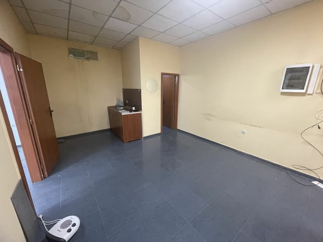 Магазин на оживен булевард с много човекопоток 80 м2 - град Пловдив | Магазини - снимка 6