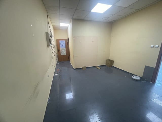 Магазин на оживен булевард с много човекопоток 80 м2 - град Пловдив | Магазини - снимка 8