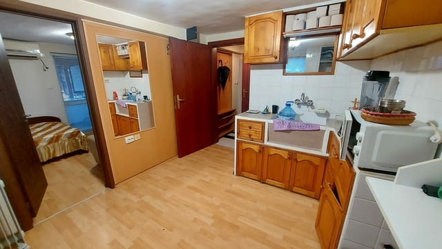 Ателие с гараж в кв.Училищни, гр. Хасково 1-стаен, 37 м2, Тухла - град Хасково | Апартаменти - снимка 1