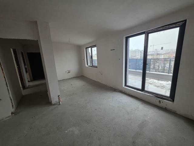 Тристаен апартамент в кв.Овчарски, гр.Хасково Тухла, 108 м2 - град Хасково | Къщи / Вили - снимка 2