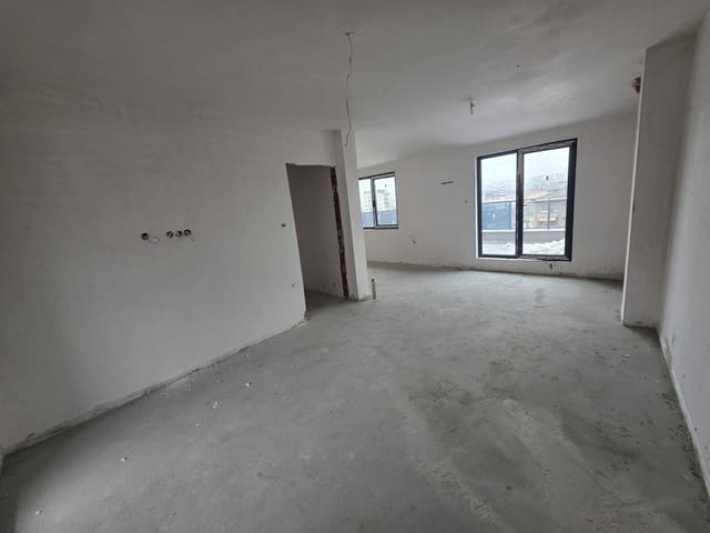 Тристаен апартамент в кв.Овчарски, гр.Хасково Тухла, 108 м2 - град Хасково | Къщи / Вили - снимка 3