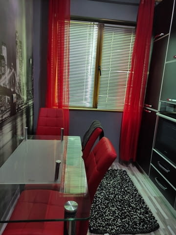 Давам под наем 4-стаен(2спални, хол и отделна трапезария с бокс, 2луксозно завършени - снимка 3