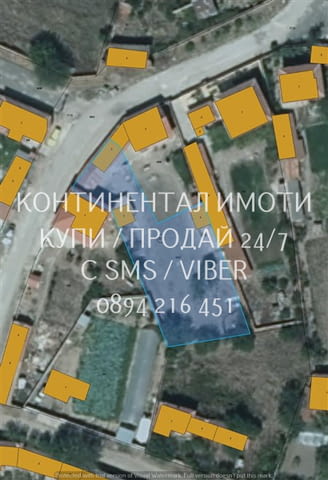 Кодг 63157. Вътрешен парцел 950м2 с лице на асфалтова улица с няколко малки построики, вкл баня. Имо - снимка 1