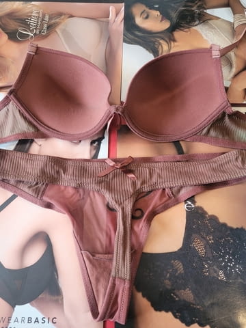 Seimia 70B, 75B, 80B италиански комплект сутиен с подплънки и прашка комплекти сутиени и прашки - снимка 4