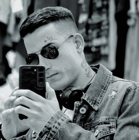 23 годишен изпълнява всякакви желания🫶 В хотел, Атлетично, Черна - град Свищов | Неангажиращи Връзки - снимка 2