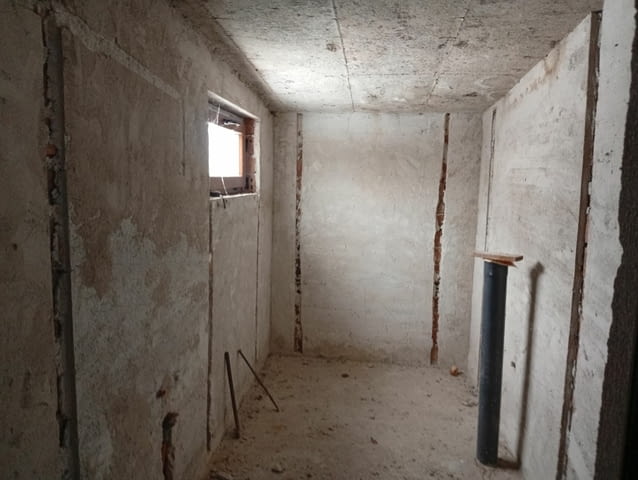 Двуетажна къща разположена в с.Динево, обл.Хасково, село Динево | Къщи / Вили - снимка 6