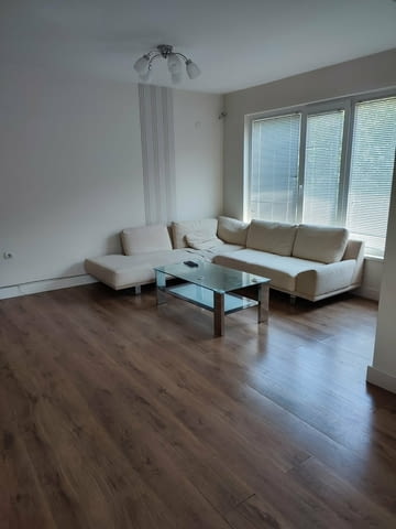 Даваме под наем тристаен апартамент в центъра на гр. Пловдив, град Пловдив - снимка 1