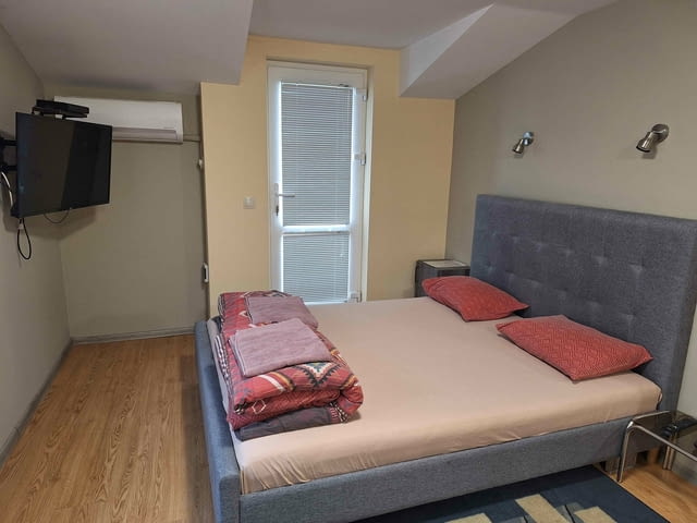 Нощувки в София, близо до летището Интернет, Кабелна, Обзаведено, Паркинг, С тераса, Телевизор, Централна част - град София | Квартири / Нощувки - снимка 4