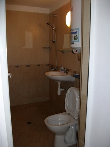 Нощувки в София, близо до летището Интернет, Кабелна, Обзаведено, Паркинг, С тераса, Телевизор, Централна част - град София | Квартири / Нощувки - снимка 8