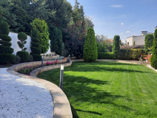 Озеленяване и поддръжка на градини - град София | Градина - снимка 12