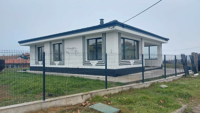 Едноетажна къща ново строителство в с.Стамболово, обл.Хасково - снимка 1