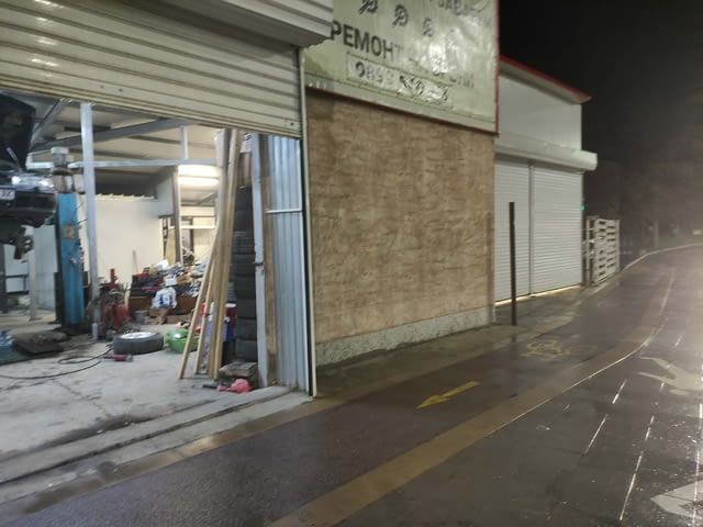 Даваме под наем автосервиз в кв. Кючук Париж, city of Plovdiv | Industrial Facilities - снимка 4