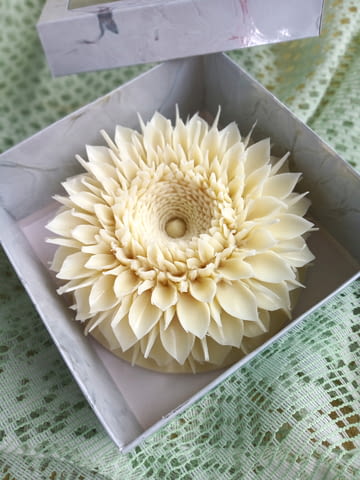 Декоративни цветя от ароматен сапун ръчна изработка подходящи за подарък за 8ми март - снимка 2