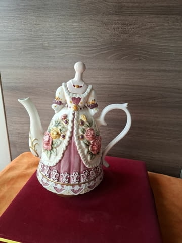 Оригинален порцеланов чайник Съдове за съхраненение, Порцелан - град Варна | Домашни Потреби - снимка 1