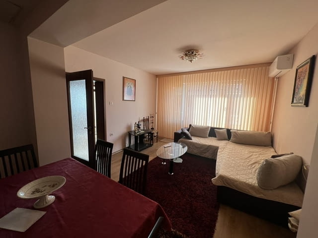 Две Къщи и огромно Барбекю напълно обзаведени в село Трилистник - снимка 3