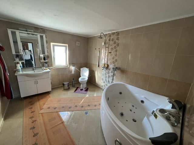 Две Къщи и огромно Барбекю напълно обзаведени в село Трилистник - снимка 5