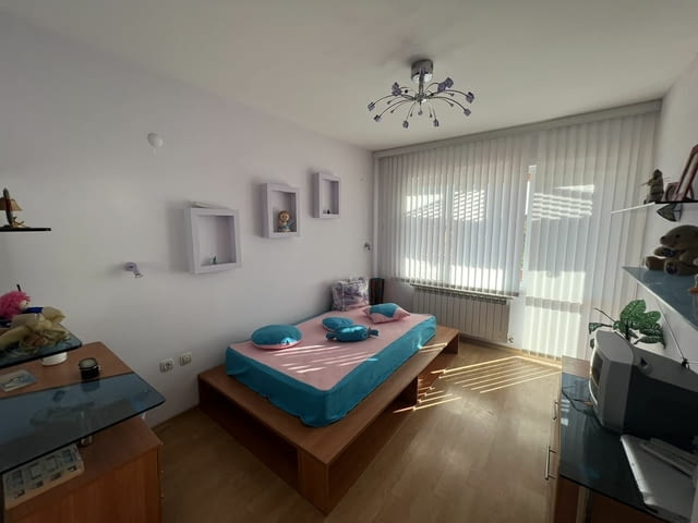 Две Къщи и огромно Барбекю напълно обзаведени в село Трилистник - снимка 7