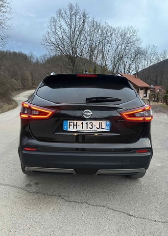 Nissan Qashqai 1.6dig-t TEKNA 80000км. Бензин, Ръчна, Джип - град Троян | Автомобили / Джипове - снимка 7
