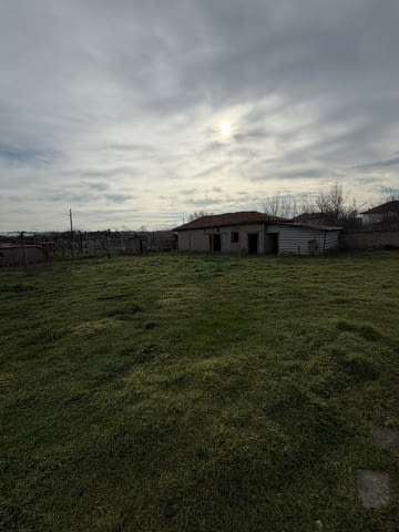 Къща в село Поройна на тихо и спокойно място 1-етажна, Гредоред, 205 м2 - село Поройна | Къщи / Вили - снимка 1