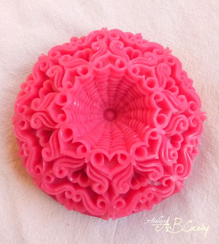 Кръгъл ароматен декоративен сапун гравиран като Мандала , подходящ за подарък или за вашия дом - снимка 1