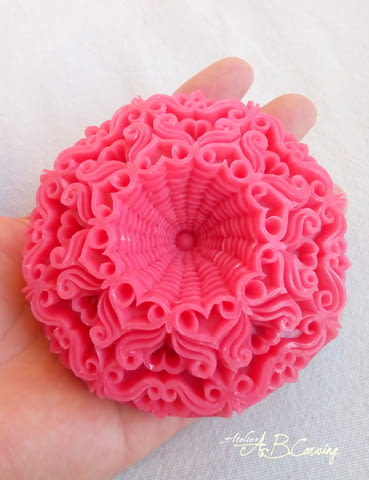 Кръгъл ароматен декоративен сапун гравиран като Мандала , подходящ за подарък или за вашия дом - снимка 2