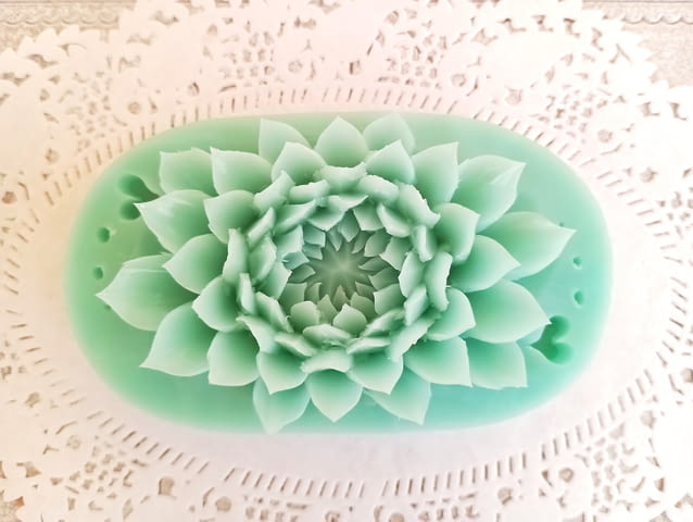 Ароматен карвинг сапун лотос плочка, ръчно направен с прецизност към детайла, подарък за всеки повод - снимка 1